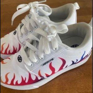 Girls Heelys shoe, skate shoes, size 2, flame design
